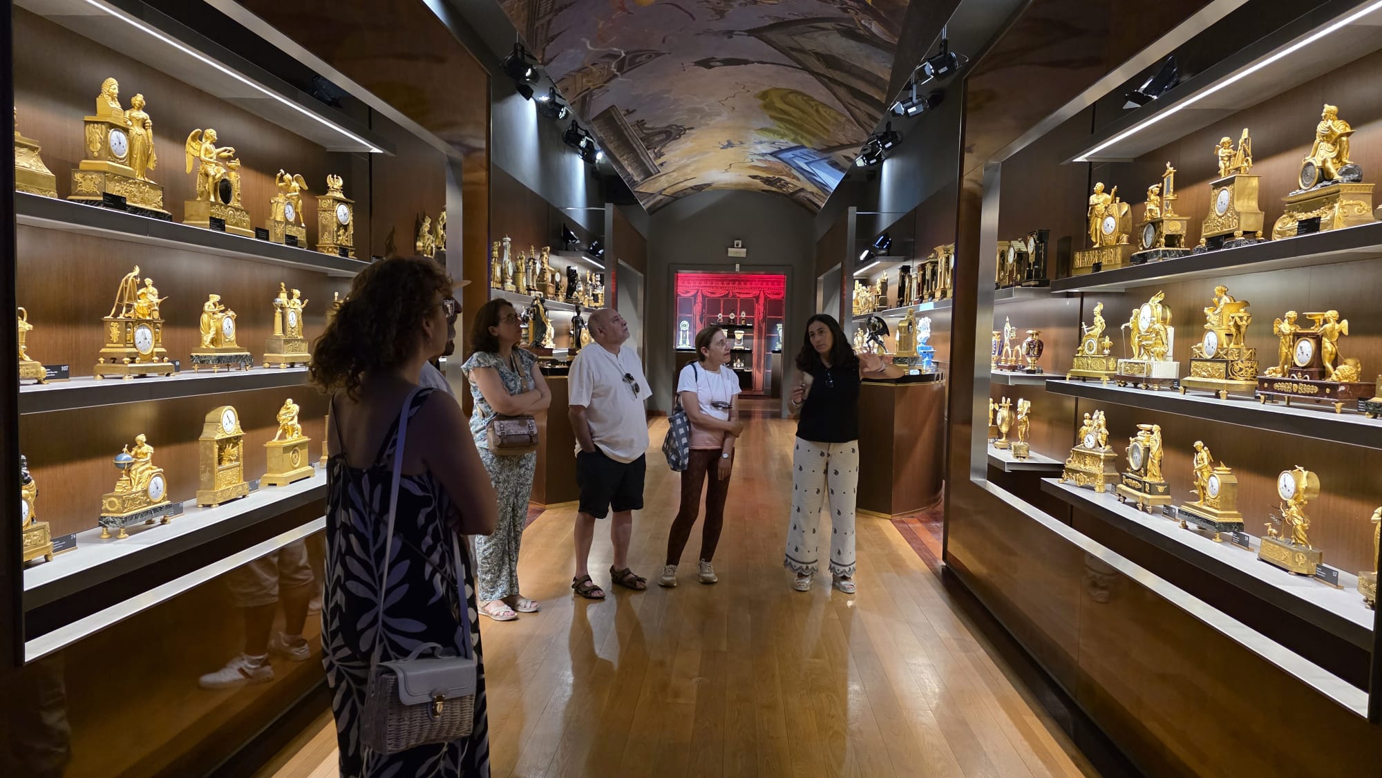 Participantes en la visita organizada por la Sociedad Literaria Sherlock Holmes al Palacio del Tiempo de Jerez.